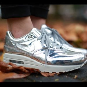 Nike liquid silver air max sz8